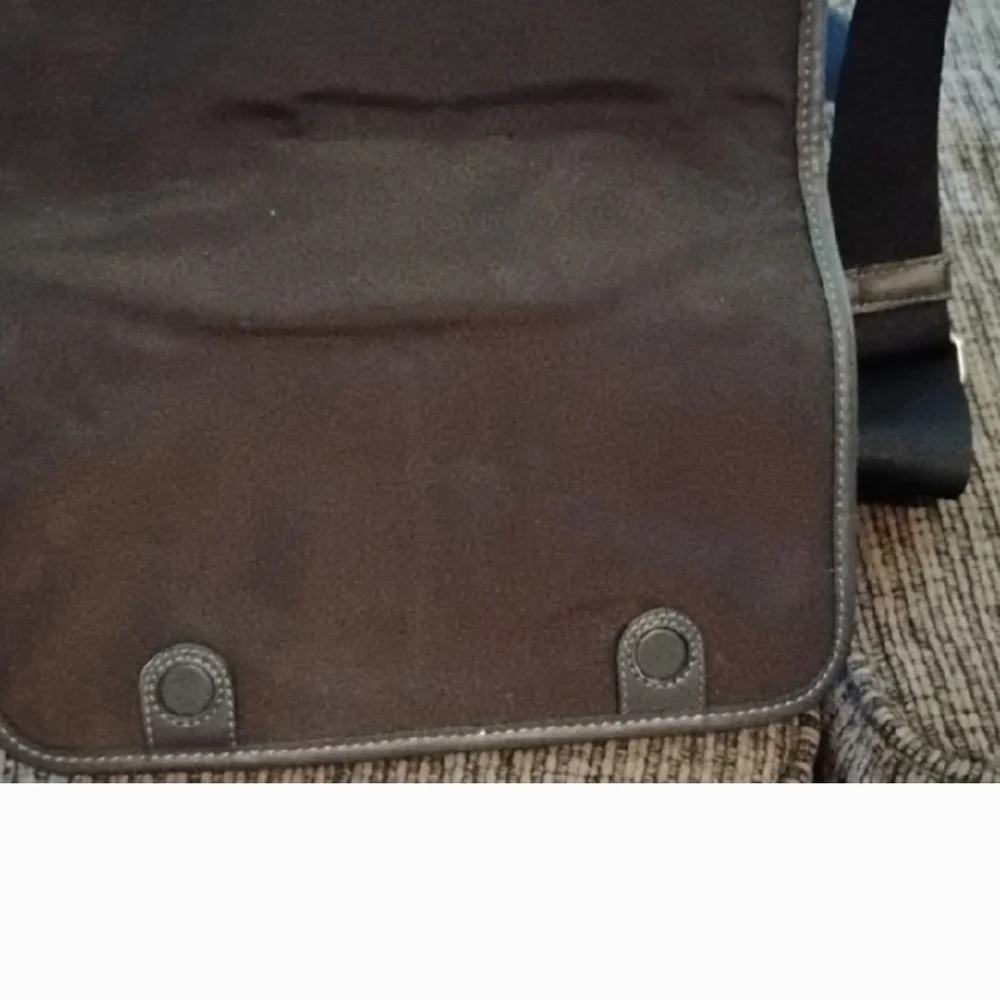 Coach Signature Messanger/map Bag - Picture 5 of 7